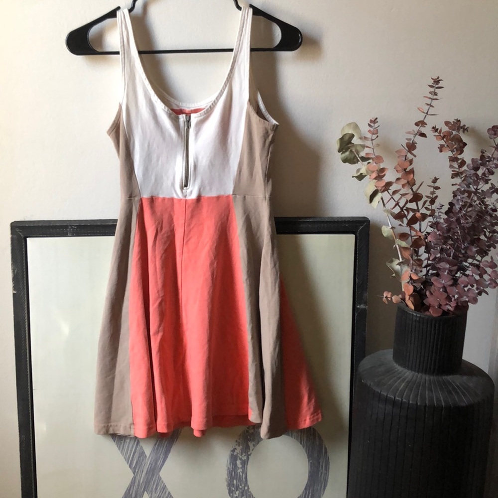 EXPRESS DRESS - Picture 2 of 3